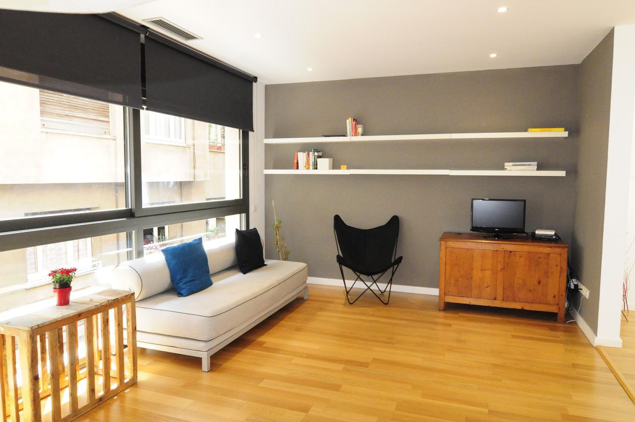Rentbcn Gracia Deluxe Apartment Barcelona Bagian luar foto