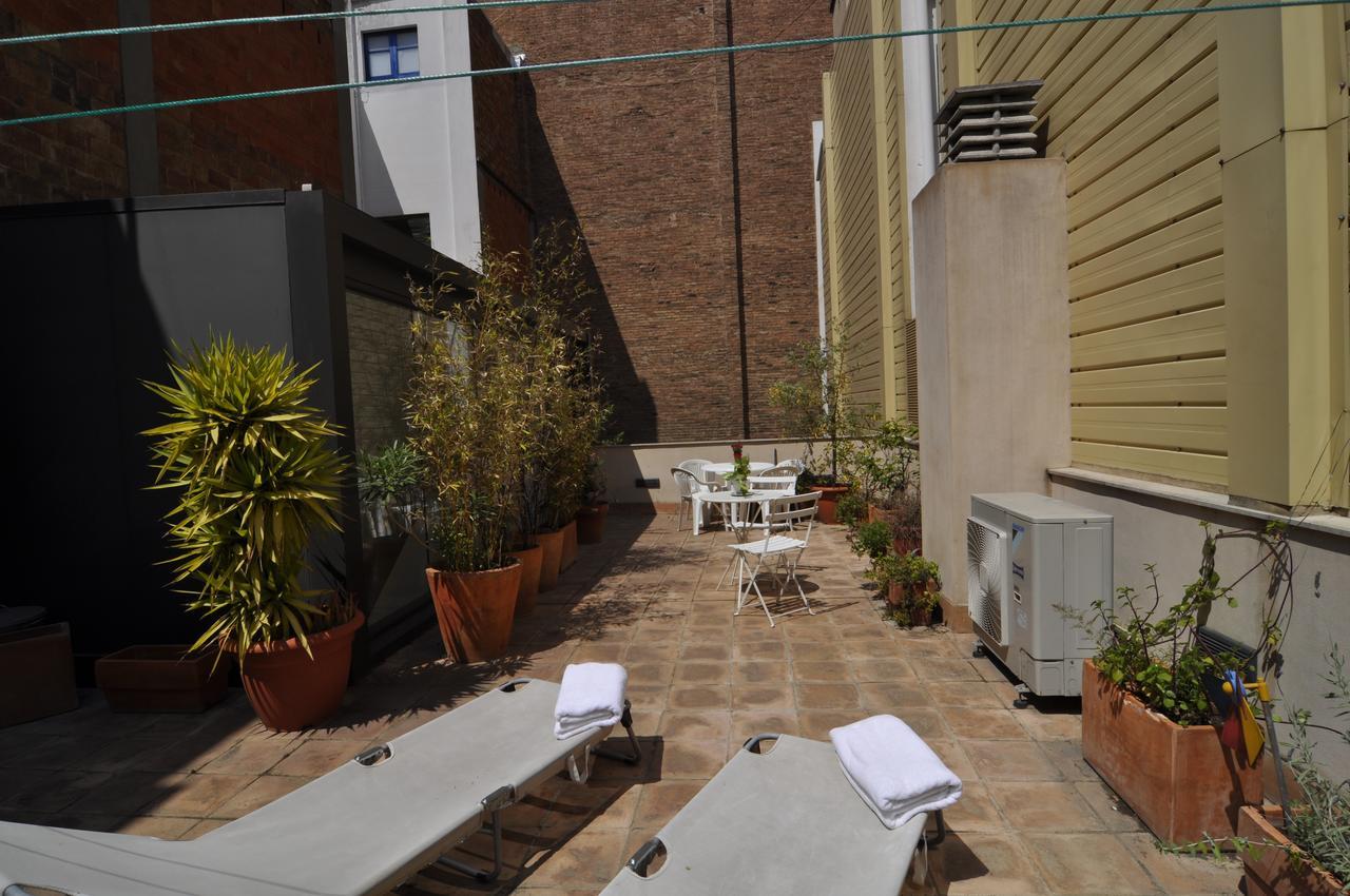 Rentbcn Gracia Deluxe Apartment Barcelona Bagian luar foto