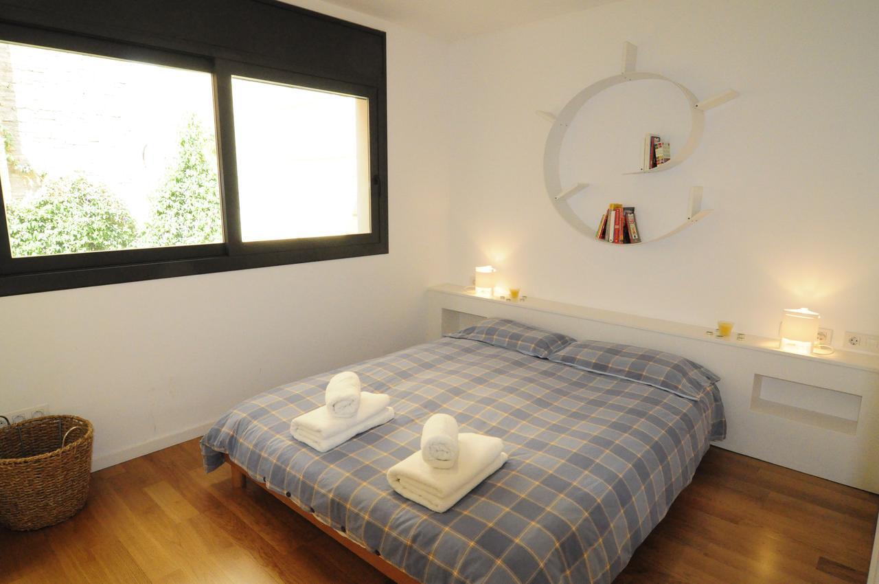 Rentbcn Gracia Deluxe Apartment Barcelona Bagian luar foto