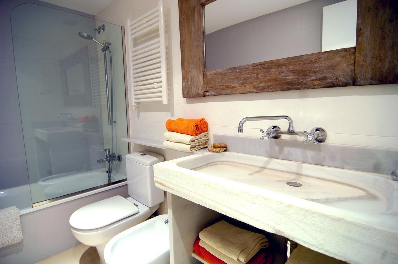 Rentbcn Gracia Deluxe Apartment Barcelona Bagian luar foto