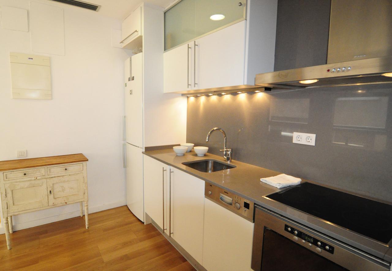 Rentbcn Gracia Deluxe Apartment Barcelona Bagian luar foto